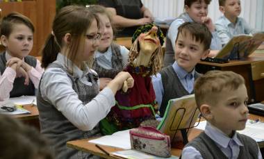 Актёры Государственного театра кукол РМ провели мастер-классы в школе № 40