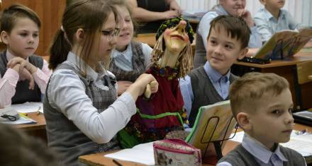 Актёры Государственного театра кукол РМ провели мастер-классы в школе № 40